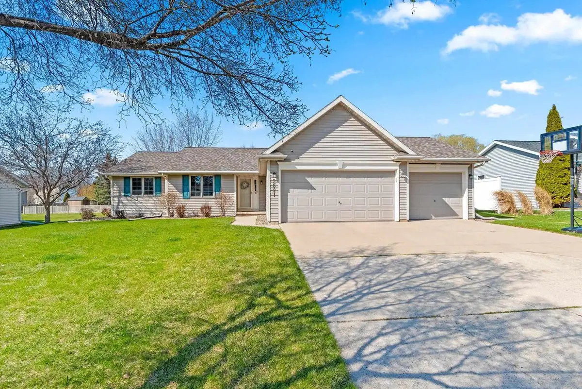 2621 GREENBRIER ROAD, Green Bay, WI 54311 - #1