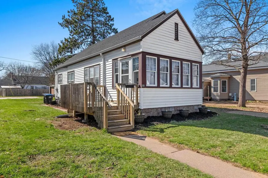 215 S UNION STREET, Shawano, WI 54166 - #2