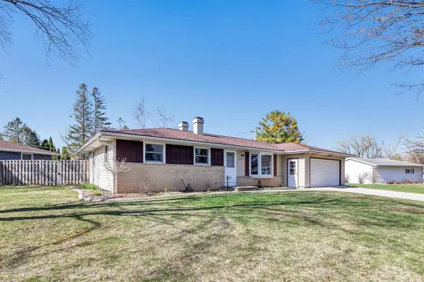 916 CHANTEL STREET, Green Bay, WI 54304