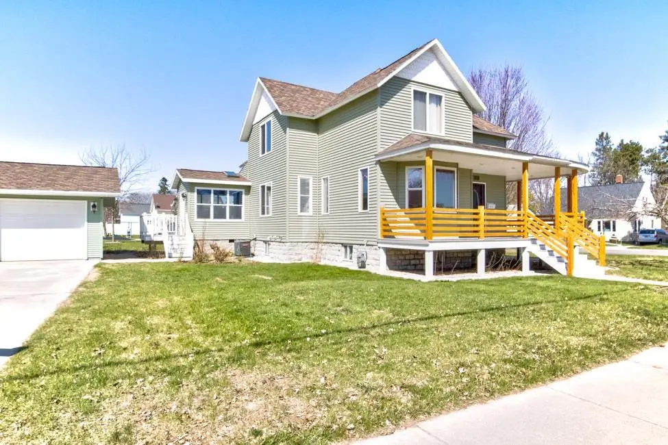 413 PARK STREET, Marinette, WI 54143 - #1