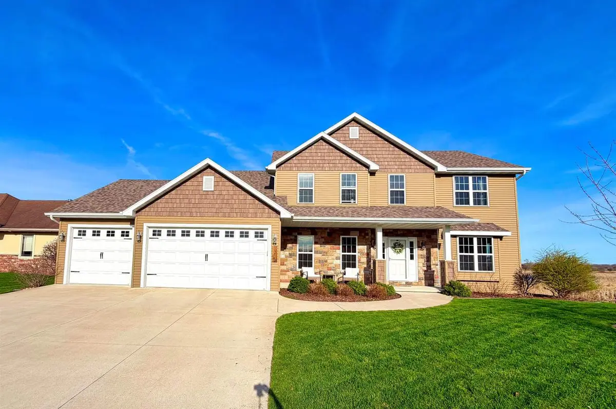 1213 NATURE TRAIL DRIVE, Neenah, WI 54956 - #1