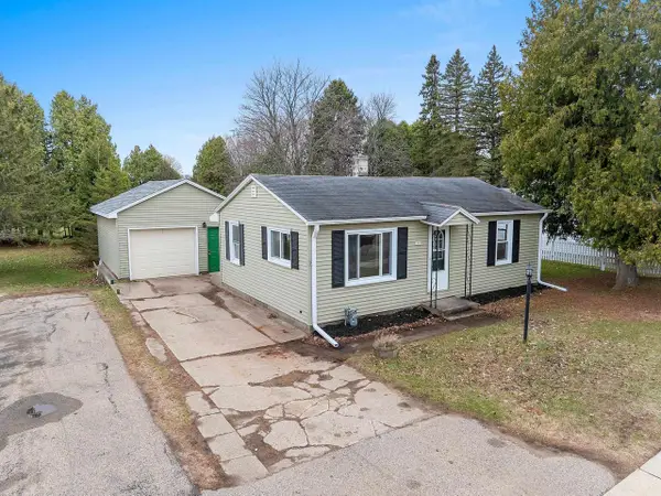 1705 30TH AVENUE, Menominee, MI 49858