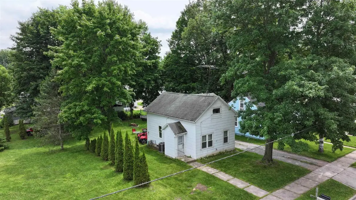 130 S ELM AVENUE, Gillett, WI 54124 - #1