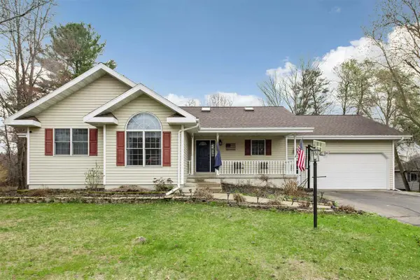 3320 CARNEY AVENUE, Marinette, WI 54143