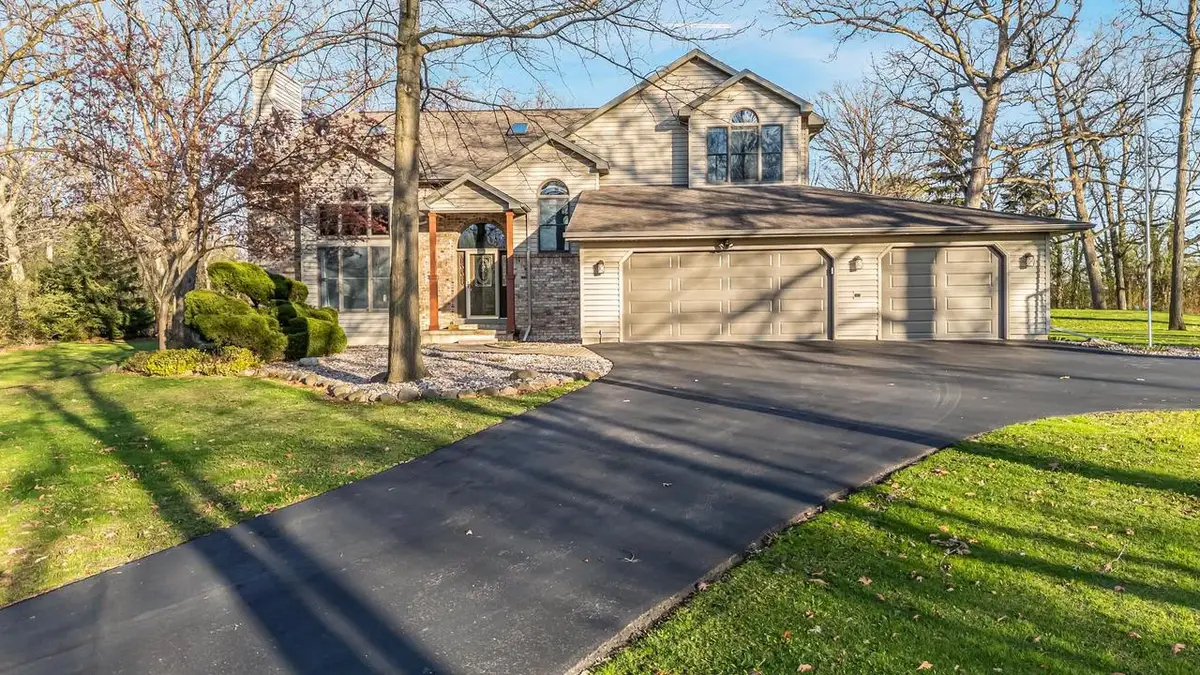 1840 CROWN DRIVE, Oshkosh, WI 54904 - #1