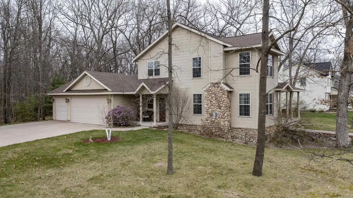 660 SUNSET DRIVE, Waupaca, WI 54981 - #1