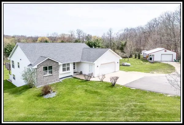 E7420 STAGE ROAD, New London, WI 54961