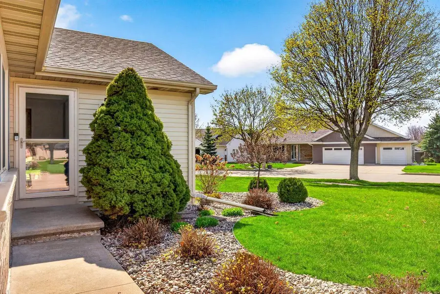 718 APPLEWOOD DRIVE, Kimberly, WI 54136 - #2
