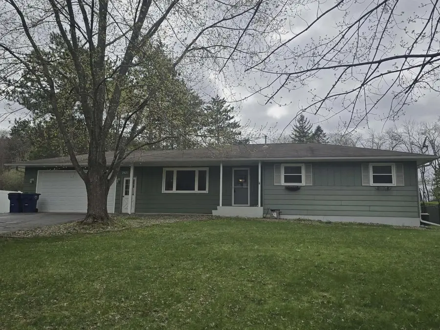 N2621 WOODLAND CIRCLE, Waupaca, WI 54981 - #2