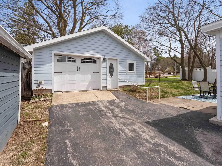 222 N 7TH AVENUE, Sturgeon Bay, WI 54235 - #3