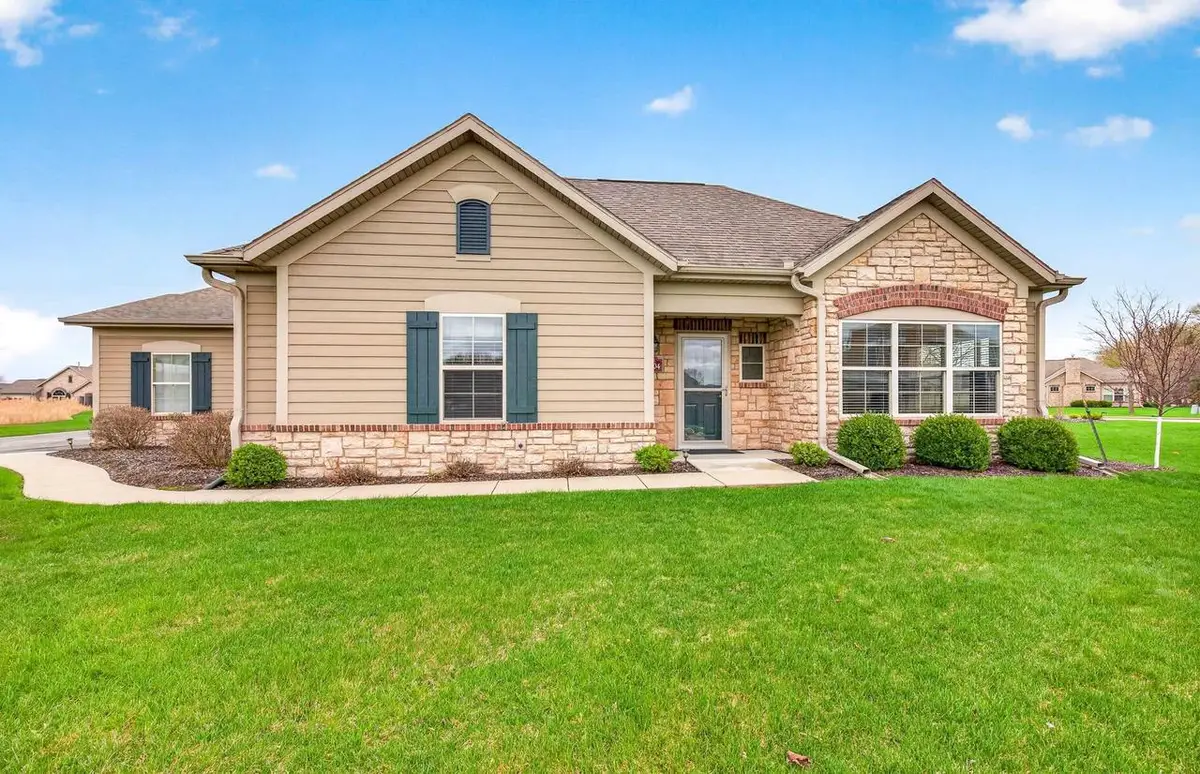 2104 E MILESTONE DRIVE, Appleton, WI 54913 - #1