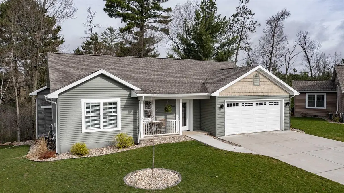 564 HART COURT, Waupaca, WI 54981 - #1