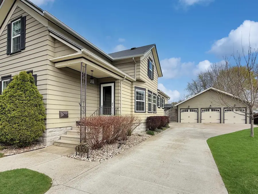 1350 CEAPE AVENUE, Oshkosh, WI 54901 - #2