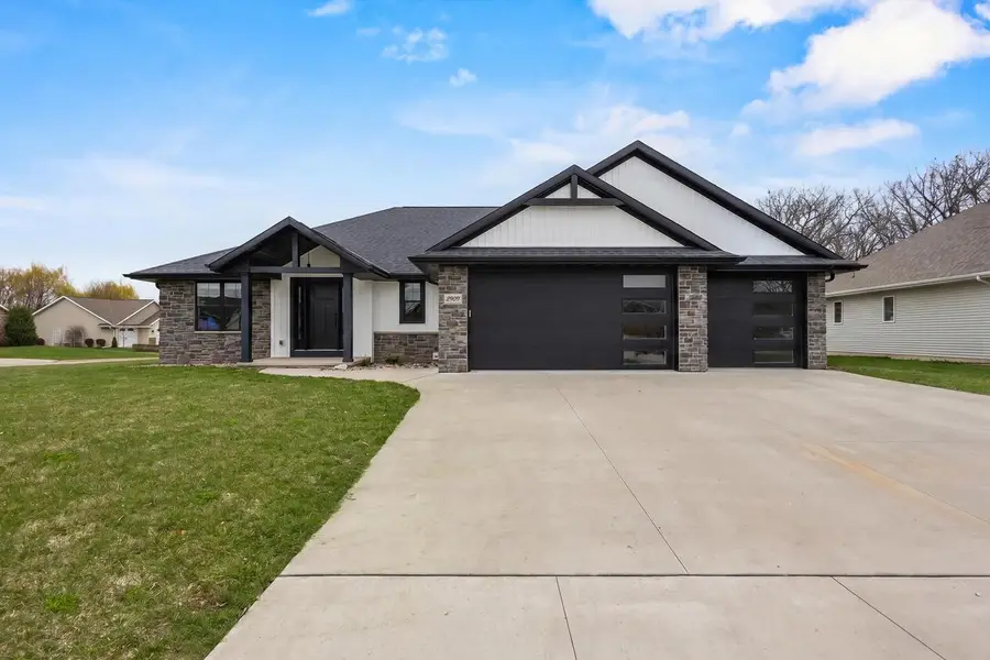 2909 GRAND CYPRESS LANE, Green Bay, WI 54311 - #2