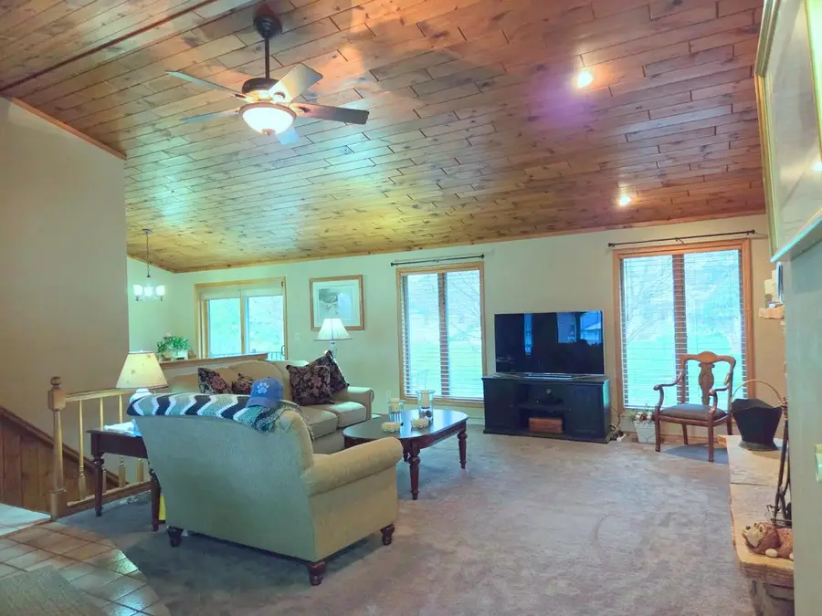 4715 PERIWINKLE COURT, Appleton, WI 54914 - #2