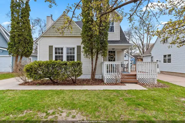 904 ALLOUEZ TERRACE, Green Bay, WI 54301