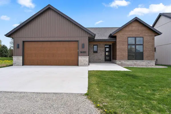 435 RIVERVIEW RIDGE PLACE, Combined Locks, WI 54113
