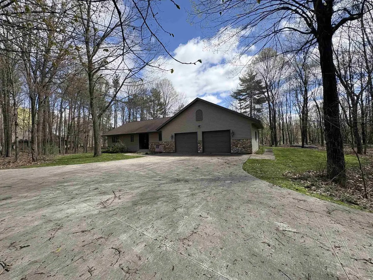 W9221 AMBER LANE, Clintonville, WI 54929 - #1
