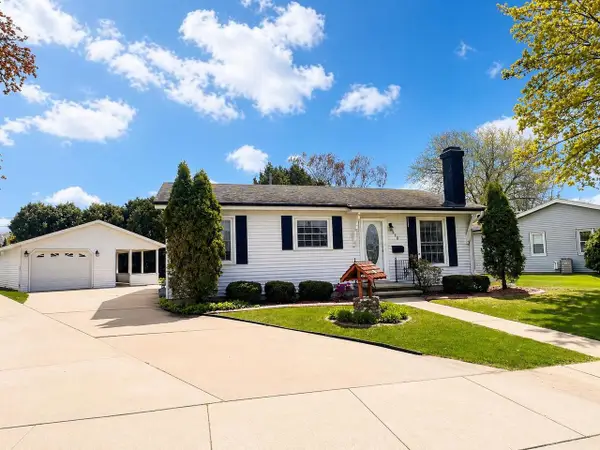 928 S WESTFIELD STREET, Oshkosh, WI 54902