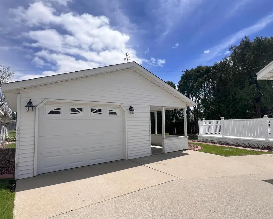 928 S WESTFIELD STREET, Oshkosh, WI 54902 - #2