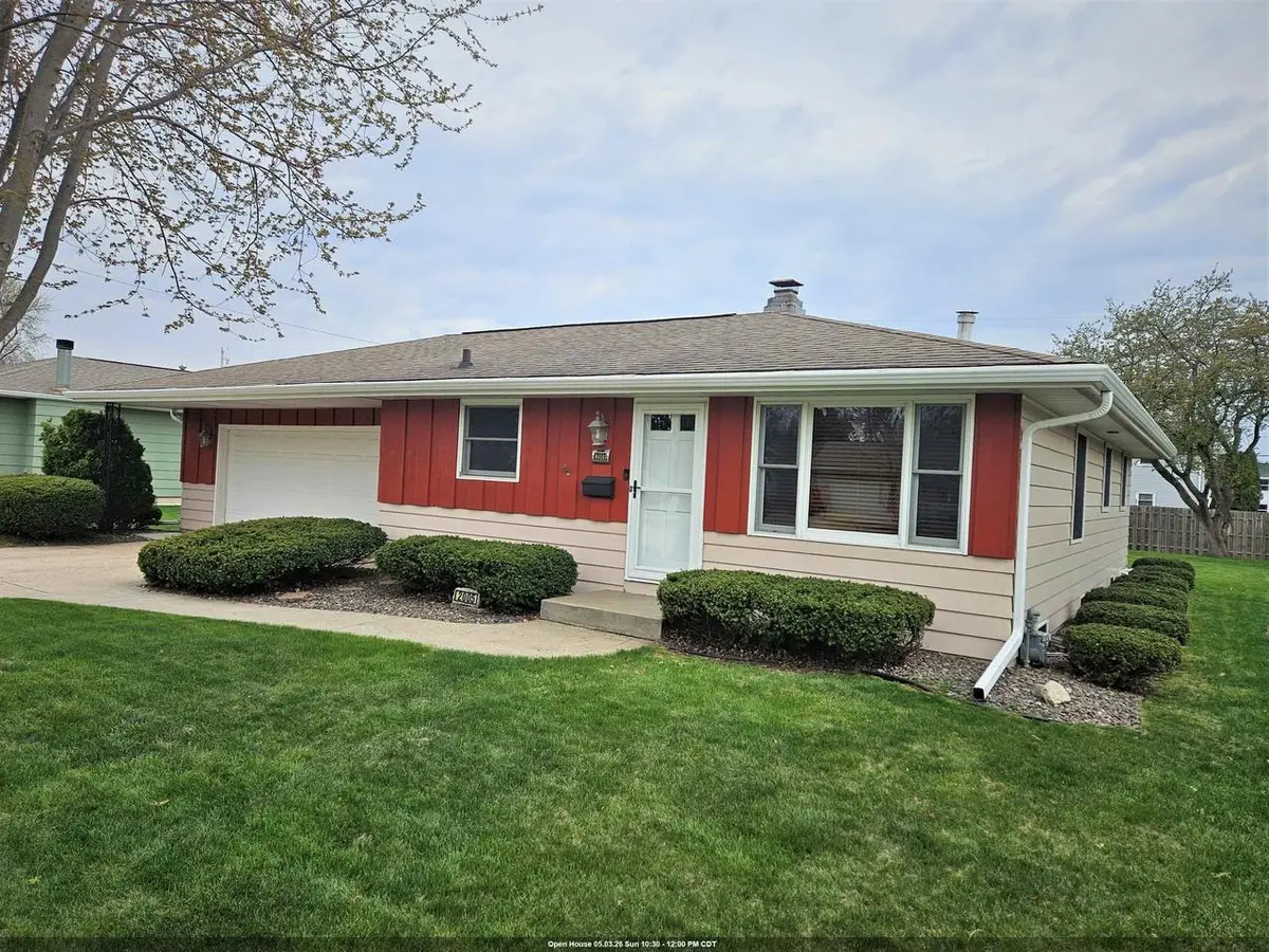 2005 OAK STREET, Oshkosh, WI 54901 - #1