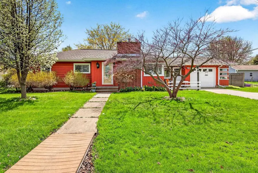 581 RICHARD DRIVE, Menasha, WI 54952 - #2