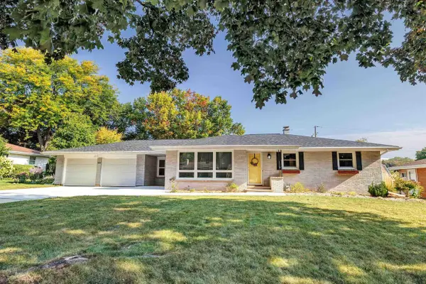 976 WATERMOLEN AVENUE, Green Bay, WI 54304