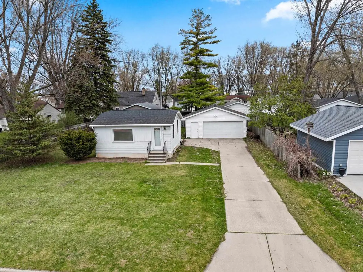 530 MORRIS AVENUE, Ashwaubenon, WI 54304 - #1