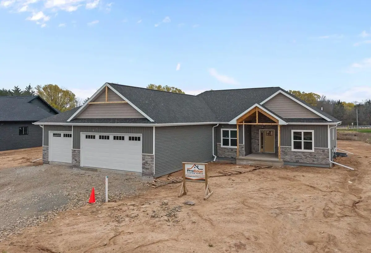 W5759 ROUNDSTONE PLACE, Menasha, WI 54952 - #1