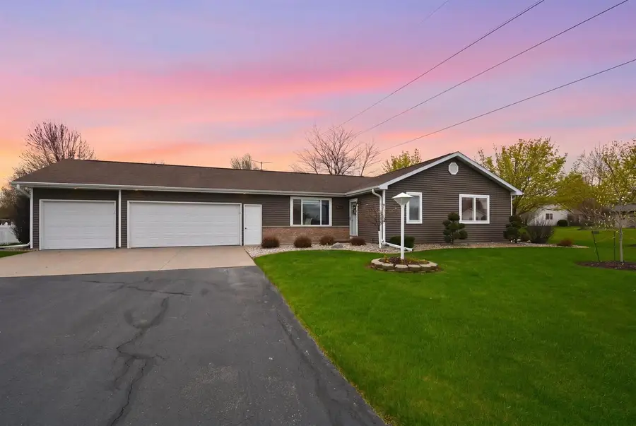 W5997 GARNET DRIVE, Appleton, WI 54915 - #2