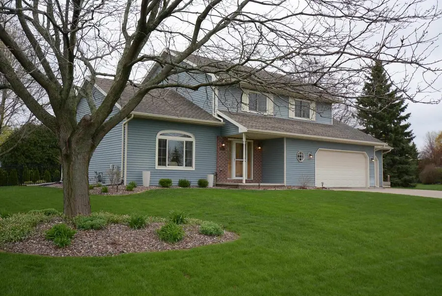 140 OVERLAND TRAIL, Oshkosh, WI 54904 - #3