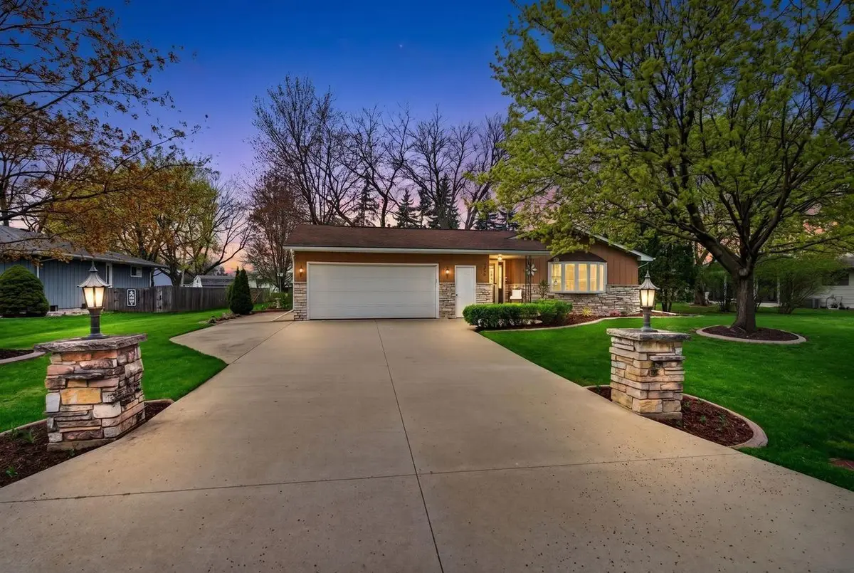 1296 LAKEVIEW LANE, Menasha, WI 54952 - #1