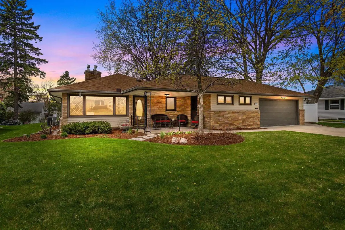 1611 N NICHOLAS STREET, Appleton, WI 54914 - #1