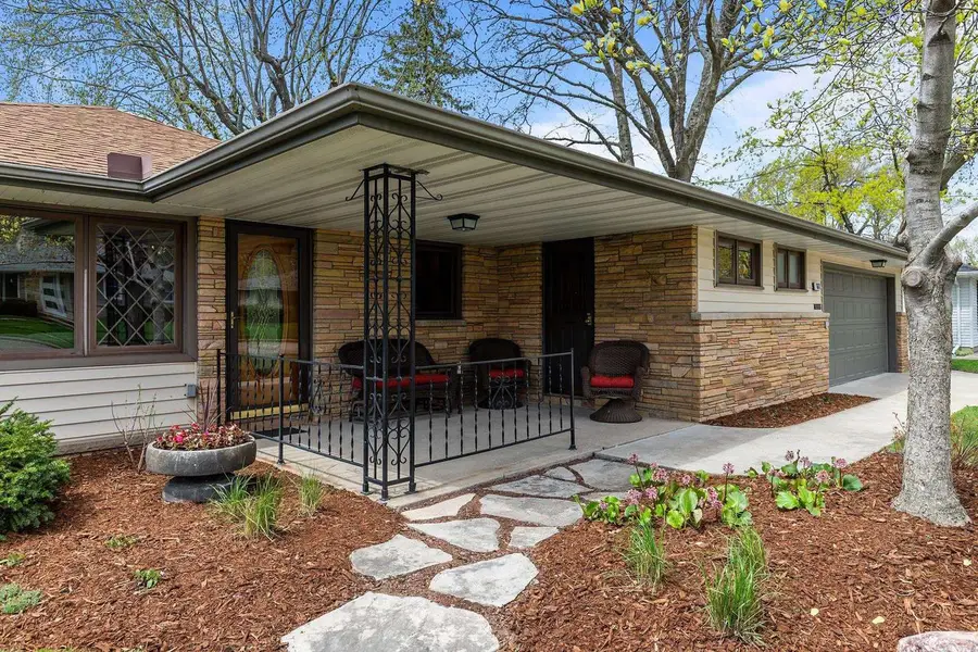 1611 N NICHOLAS STREET, Appleton, WI 54914 - #3