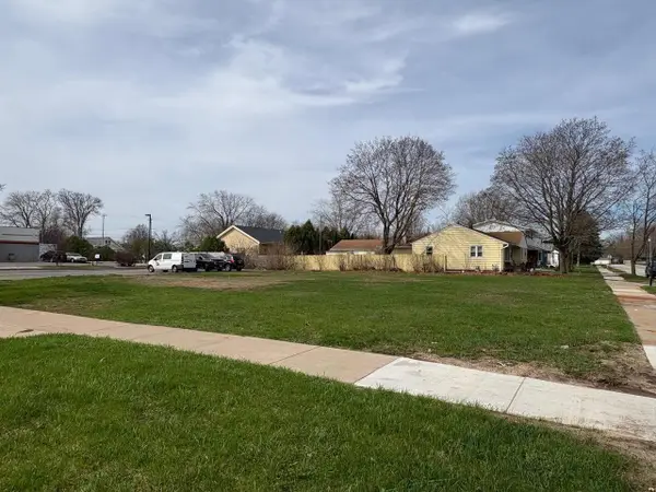 123 N SAWYER STREET, Oshkosh, WI 54902
