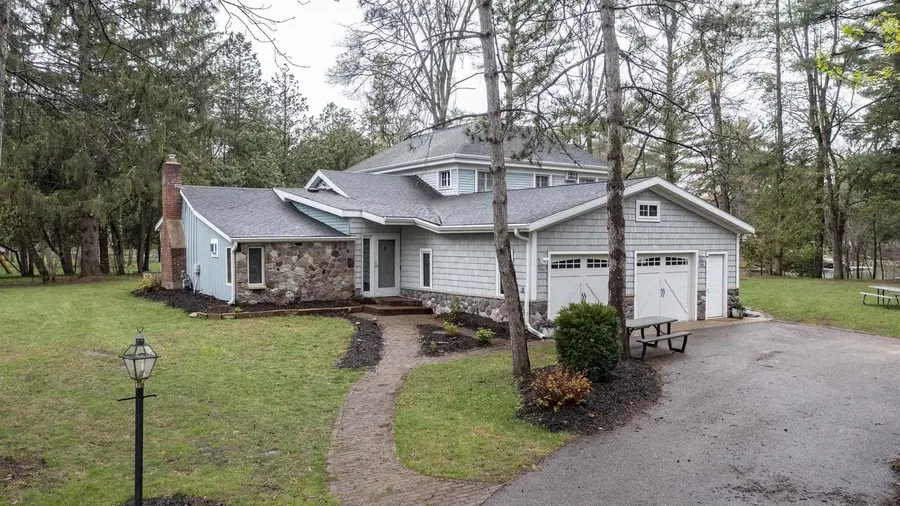 E1233 PINE TREE, Waupaca, WI 54981 - #2