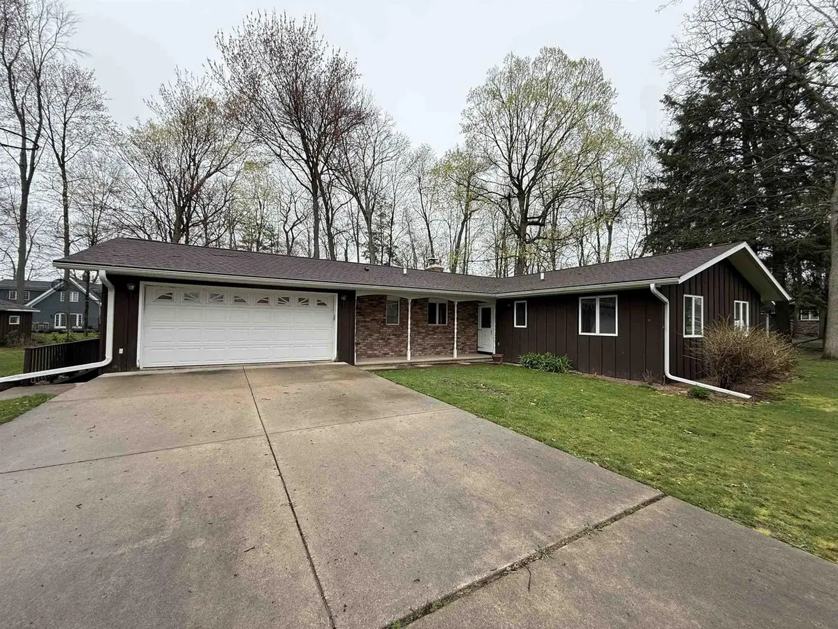 925 E RIDLINGTON AVENUE, Shawano, WI 54166 - #1