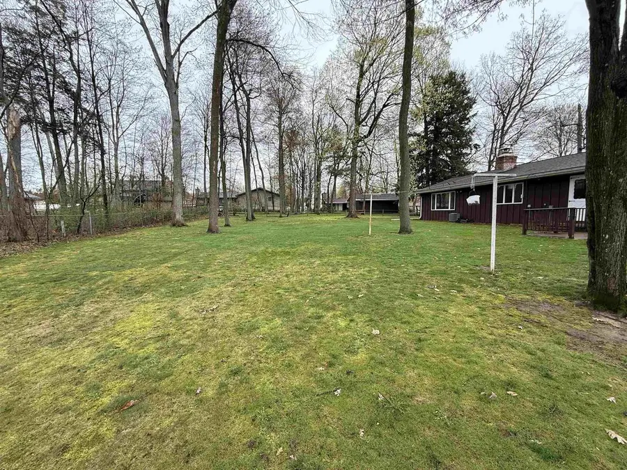925 E RIDLINGTON AVENUE, Shawano, WI 54166 - #3