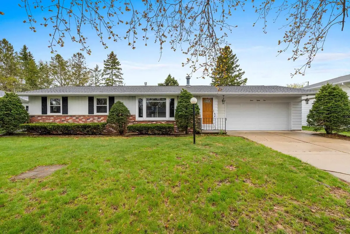 1281 ALICE DRIVE, Green Bay, WI 54304 - #1