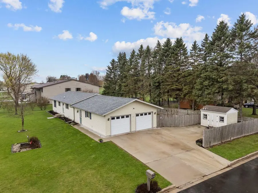 21 PRIMROSE CIRCLE, Clintonville, WI 54929 - #3