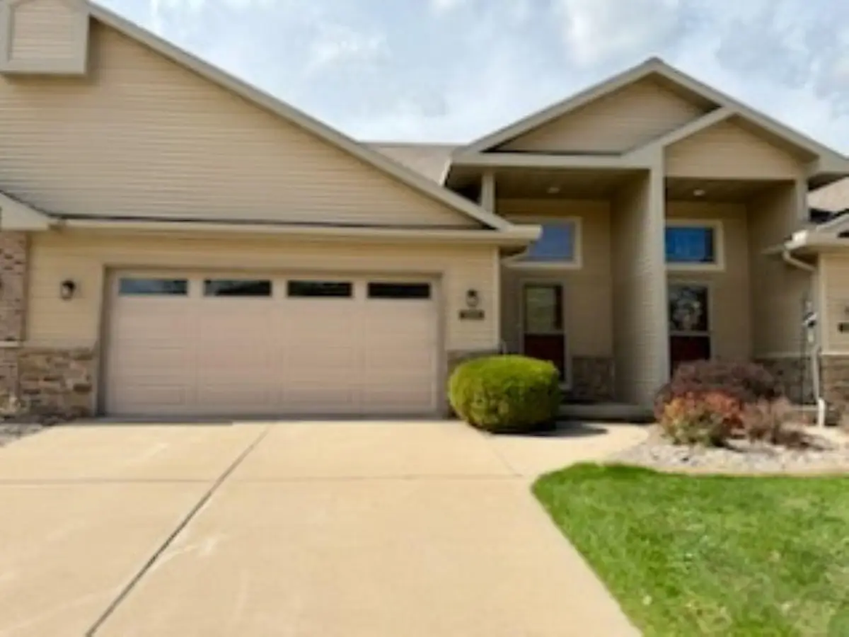 1243 PRAIRIE FALCON TRAIL, Green Bay, WI 54313 - #1