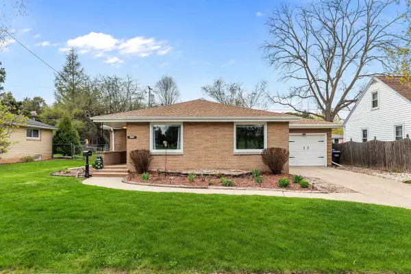 1911 S CARPENTER STREET, Appleton, WI 54915