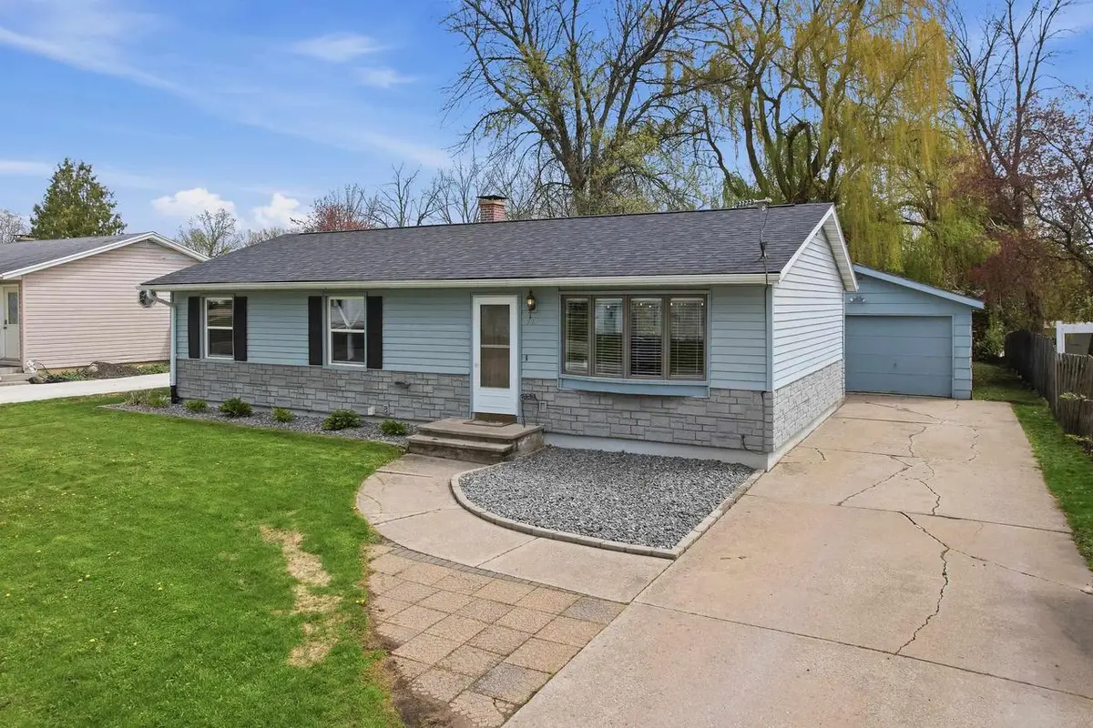 417 S 3RD STREET, Winneconne, WI 54986 - #1