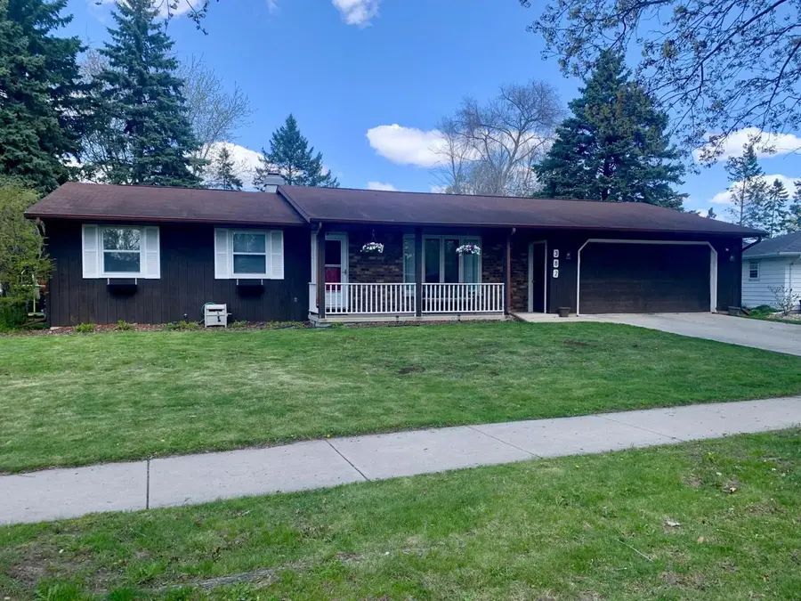382 S 9TH STREET, De Pere, WI 54115 - #2