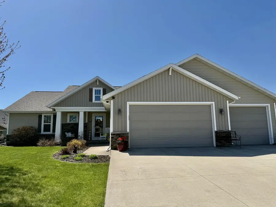 4873 W JACK PINE COURT, Appleton, WI 54913 - #2