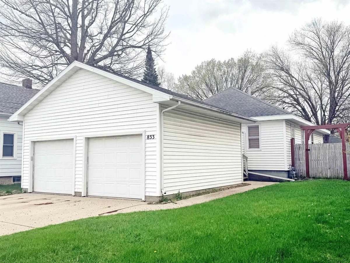 833 PHOEBE STREET, Green Bay, WI 54303 - #1