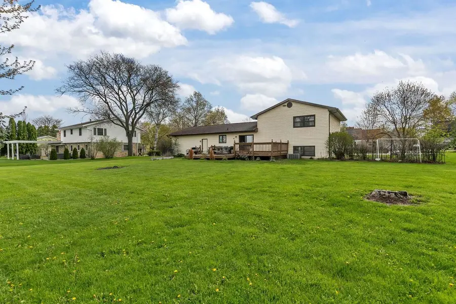 1709 LAKE BREEZE ROAD, Oshkosh, WI 54904 - #2
