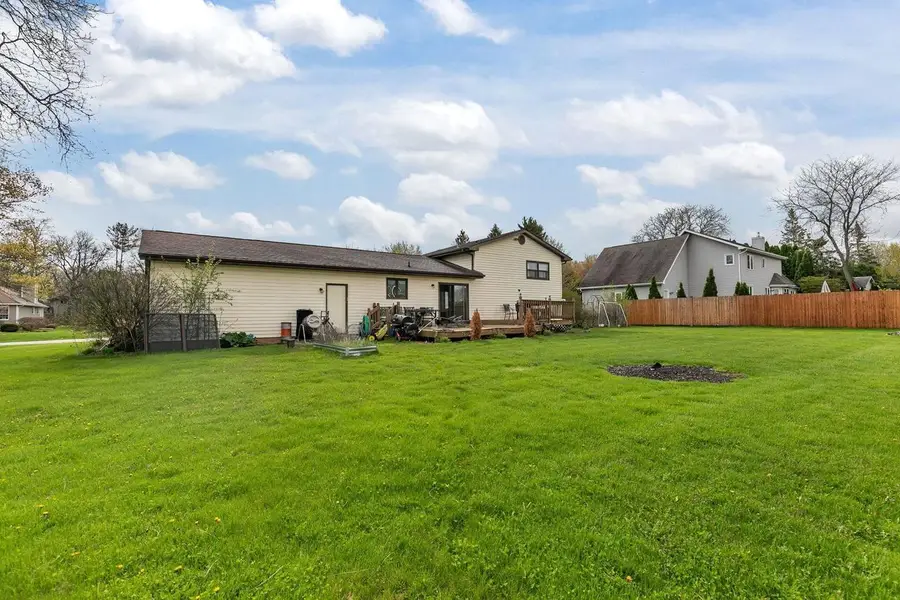 1709 LAKE BREEZE ROAD, Oshkosh, WI 54904 - #3