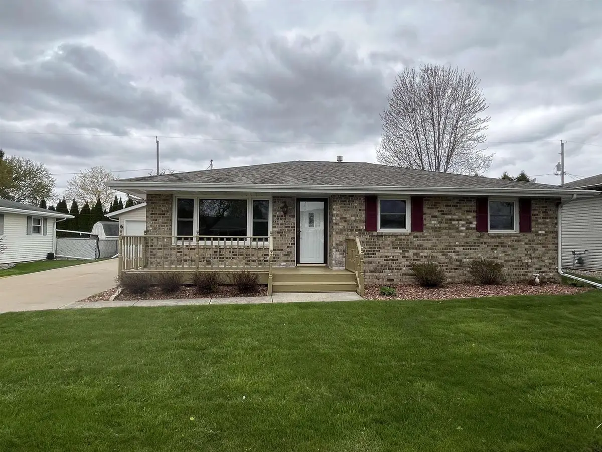 512 JEFFERY STREET, Combined Locks, WI 54113 - #1