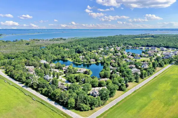 HUNTINGTON WAY STREET, Suamico, WI 54173